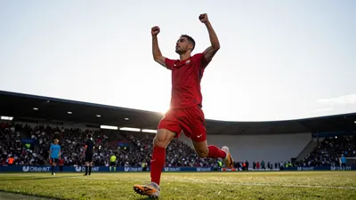 Osasuna sumó tres puntos vitales en El Sadar tras un penalti de Ante Budimir y un gol de Asier Osambela en el minuto 88...